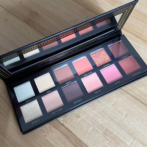 BNWT - Eye Shadow Palette